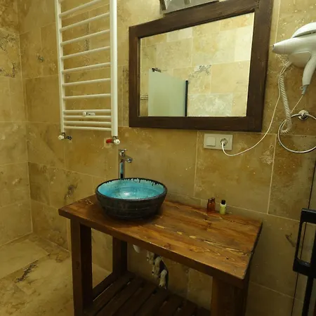 Cappdocia Tughan Cave Üchisar