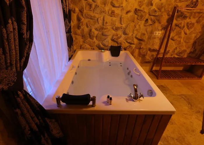 Cappdocia Tughan Cave Hotel *